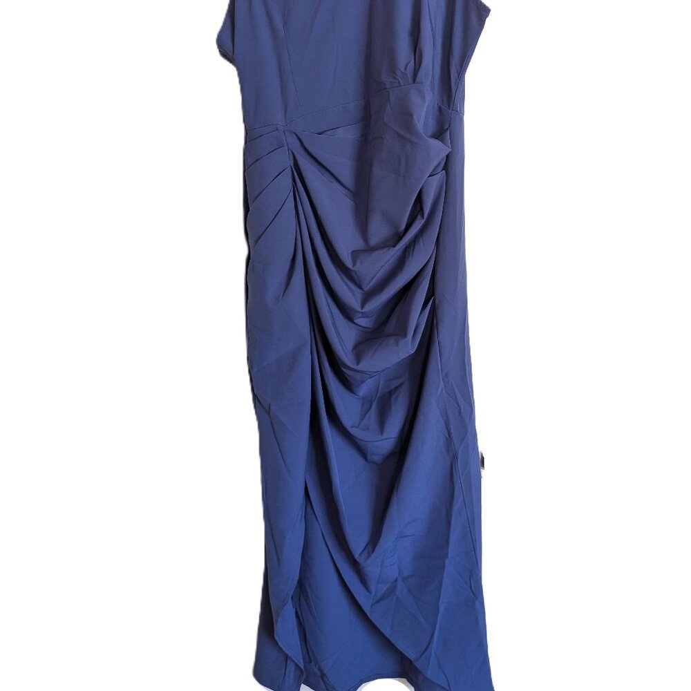Dress - Picture 2 of 8